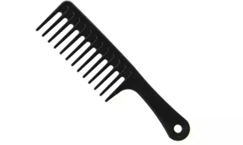 تأويلات ابن سيرين لتفسير رؤية المشط البلاستيك في المنام للعزباء