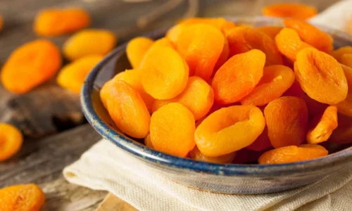 أهم تفسيرات رؤية المشمش المجفف في المنام للمتزوجة لابن سيرين