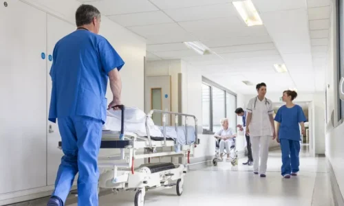 أهم 20 تفسير لرؤية المستشفى في المنام ابن سيرين وكبار الفقهاء