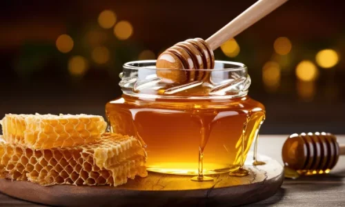 ما هي أهم الدالالات المتعلقة بتفسير حلم العسل الأبيض عند ابن سيرين؟