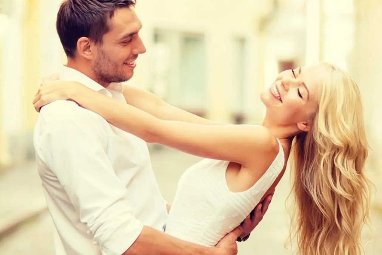 كيف اجعل حبيبي يحبني بجنون عبر الهاتف وكيف اجعل حبيبي يشتاق لسماع صوتي؟