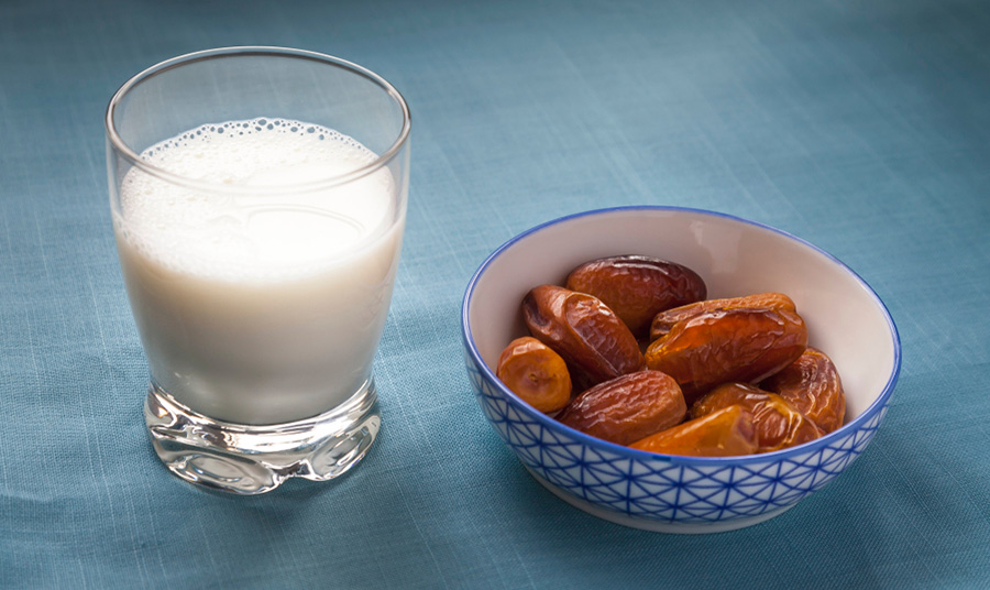 فوائد حليب الإبل مع التمر وما هي فوائد حليب الإبل مع الثوم؟