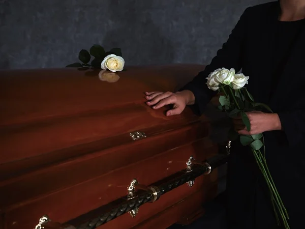 الجنازة في المنام وما تفسير رؤية جنازة شخص حي في المنام؟