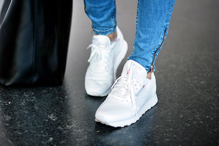 أهم دلالات رؤية الحذاء الأبيض في المنام لابن سيرين