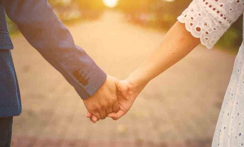 أهم 50 تفسير حلم مسك اليد في المنام لابن سيرين